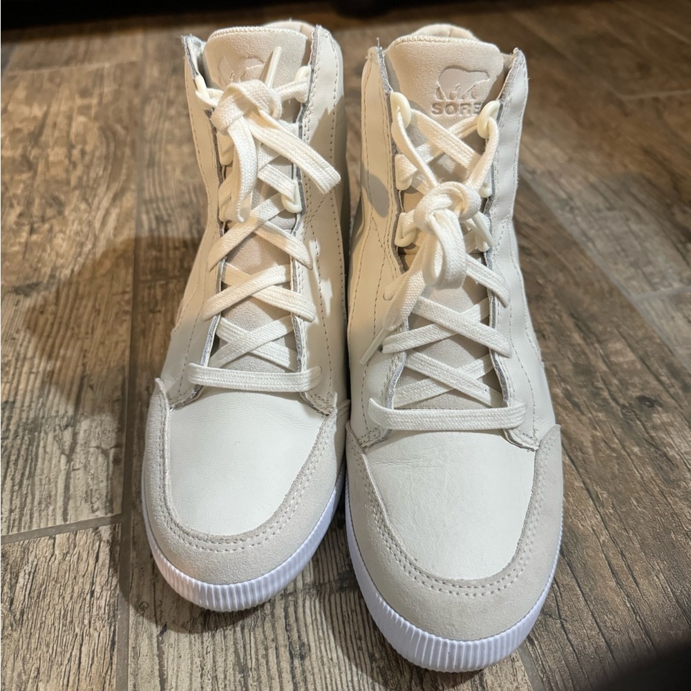 SOREL Women’s Out N About Wedge Booties NL4596-125 White Leather Size 8.5